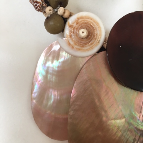 Beautiful handmade seashells necklace - Picture 3 of 15